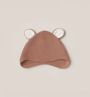 Kit & Kin soft bear baby hat in brown, made from GOTS-certified organic cotton, perfect for keeping newborns cosy and for unisex baby gifting. 